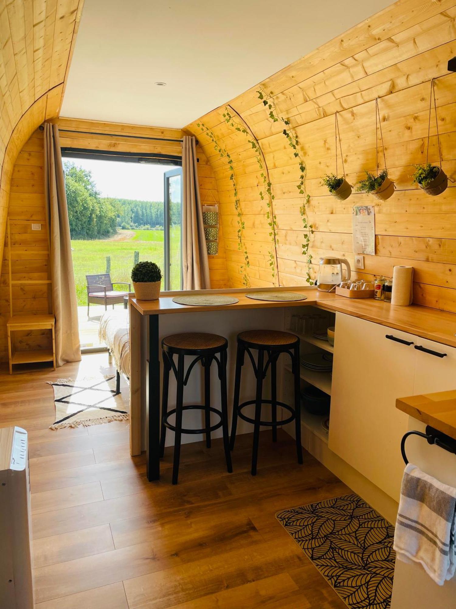 Logement Insolite : La Ruche Verte Monts-sur-Guesnes 外观 照片